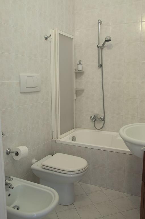 バーリManzoni Houseアパートメント エクステリア 写真
